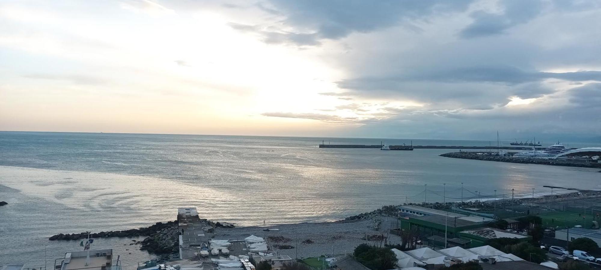 Casa Mare Apartment Genoa Bagian luar foto